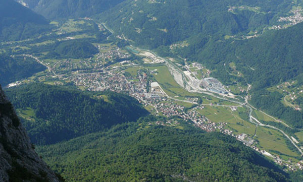 Veduta aerea di Agordo - Belluno Veduta aerea di Agordo - Belluno